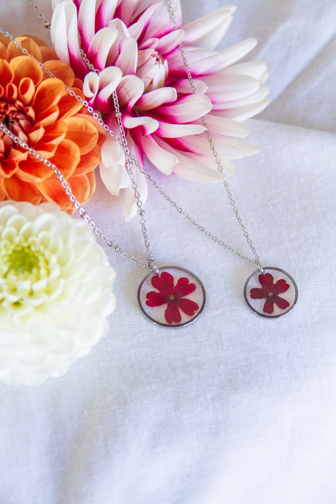 Botanical resin necklace-Verbena stainless-steel necklace with small circle & medium circle pendants