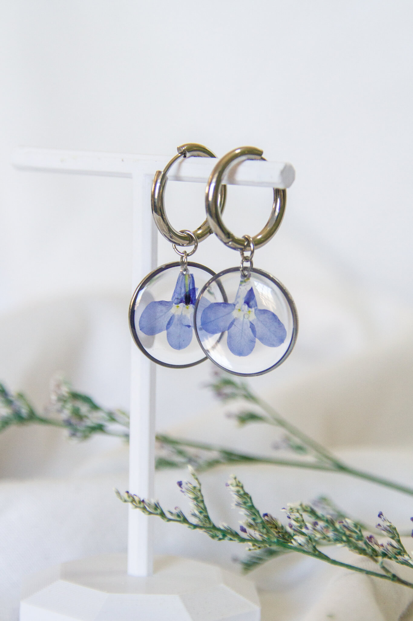 Botanical resin earrings: Blue lobelia stainless-steel earrings - Huggies with 20mm medium circle pendants